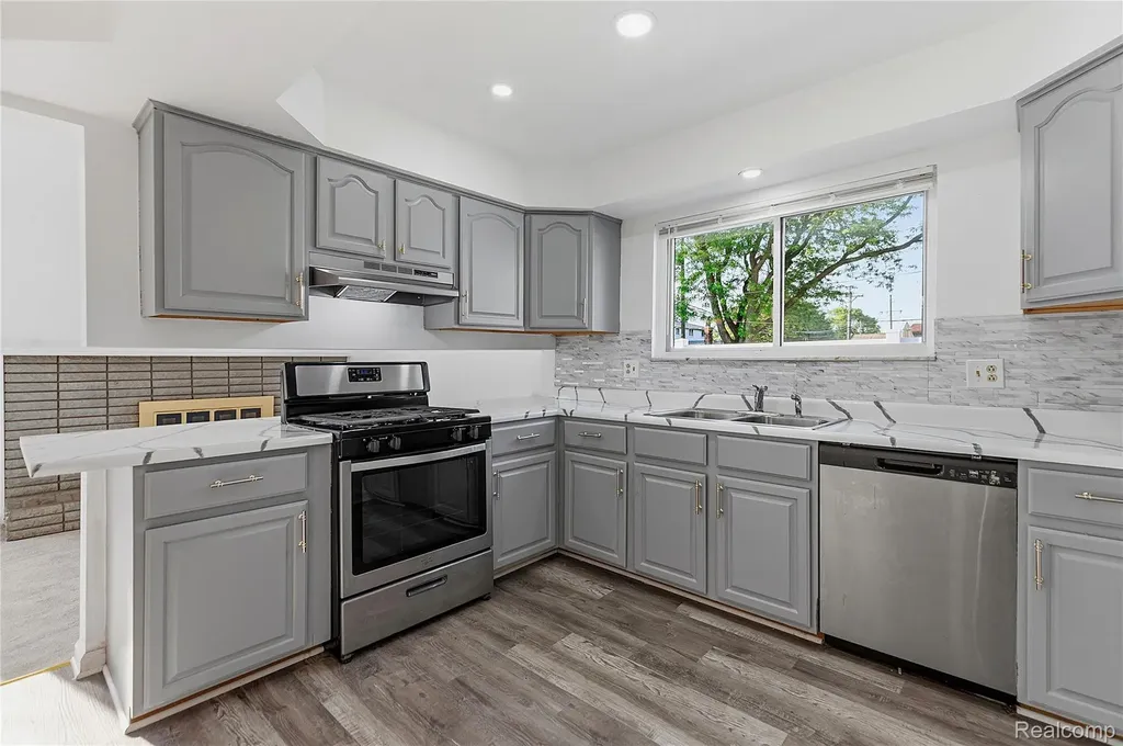 35074 Lana Lane Sterling Heights City MI 48312