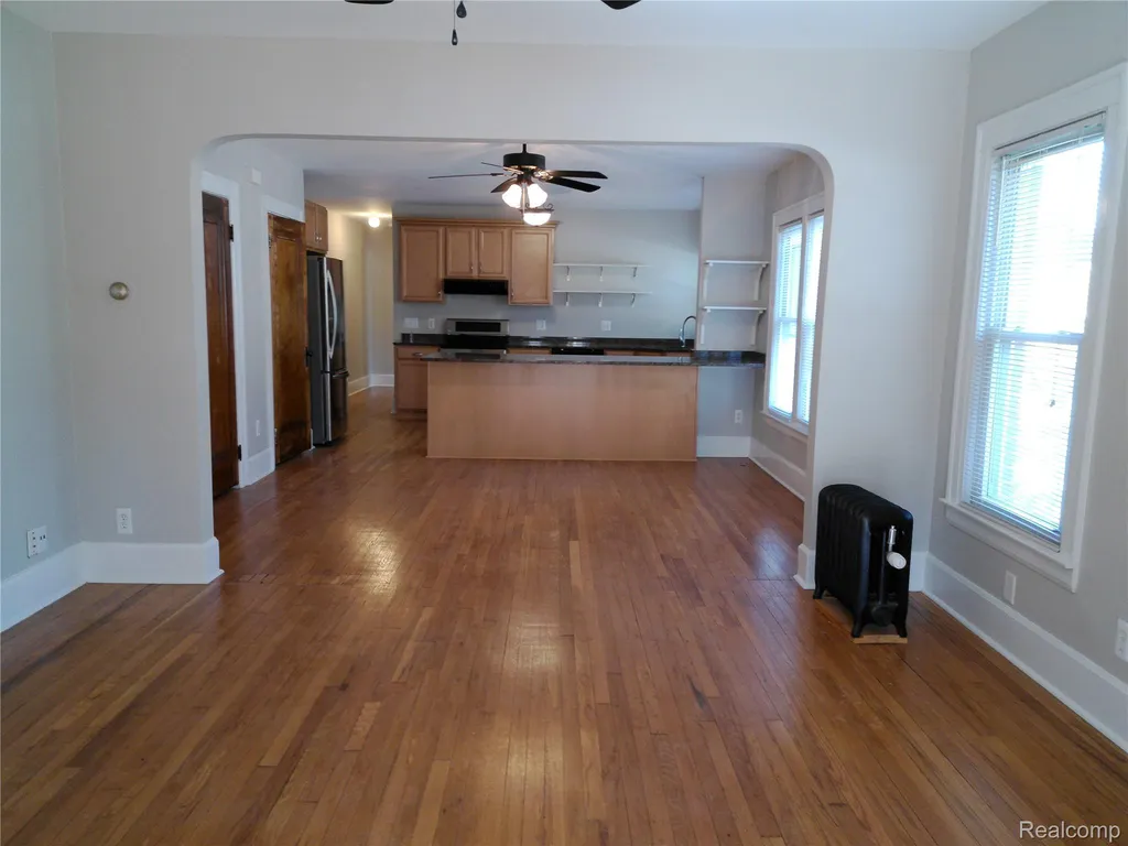 2041 N Main Street Royal Oak City MI 48073