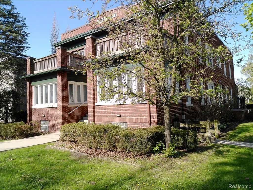 2041 N Main Street Royal Oak City MI 48073