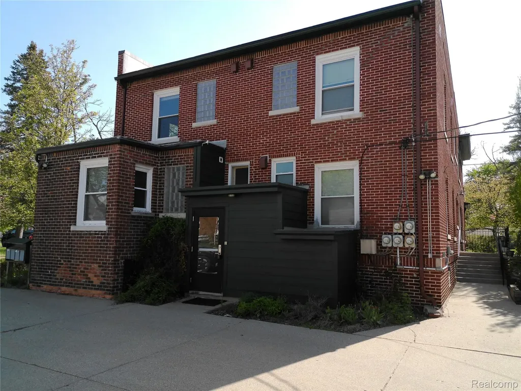 2041 N Main Street Royal Oak City MI 48073