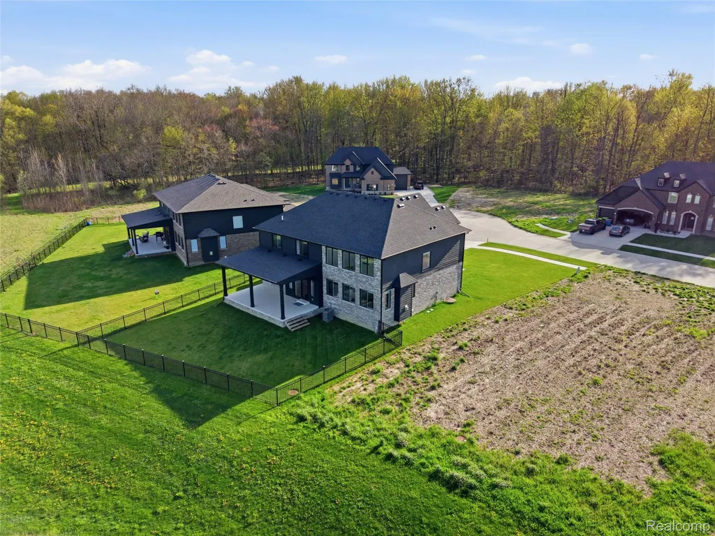 56056 Barnes Court Macomb Township MI 48042