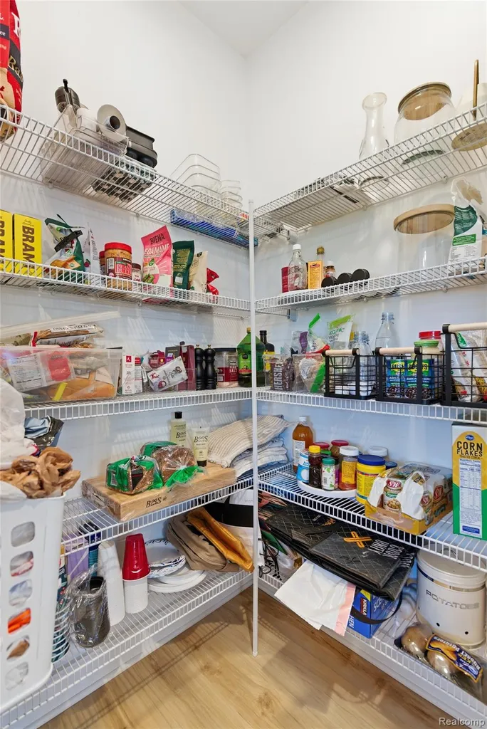 56056 Barnes Court Macomb Township MI 48042