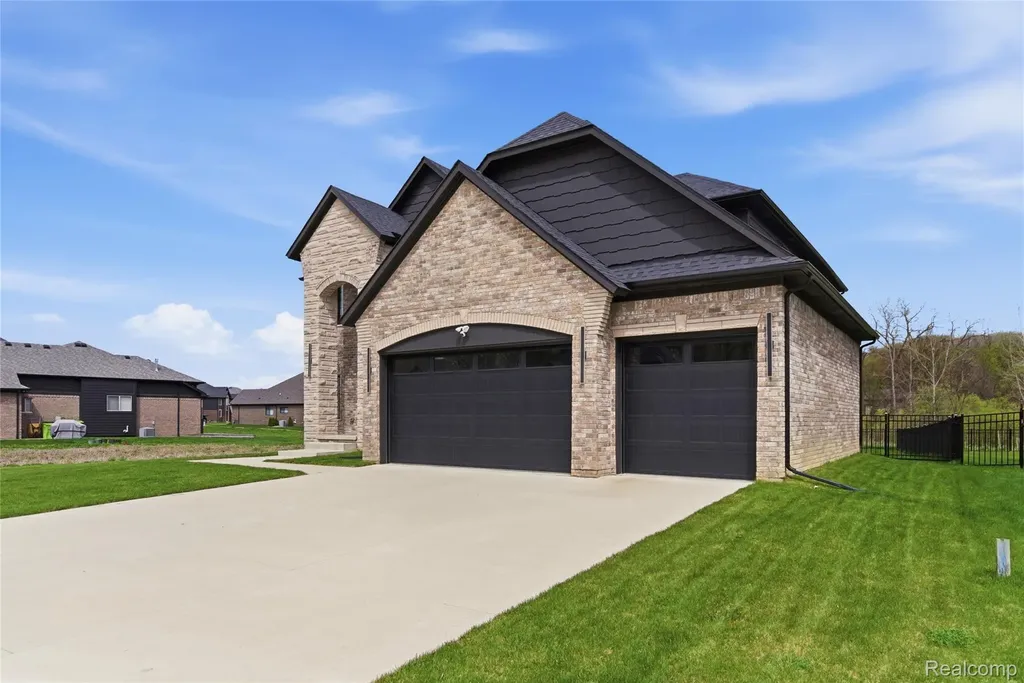 56056 Barnes Court Macomb Township MI 48042