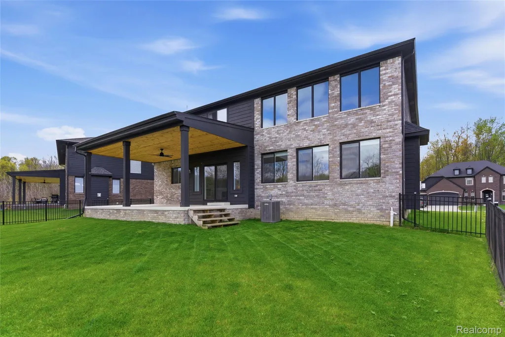 56056 Barnes Court Macomb Township MI 48042