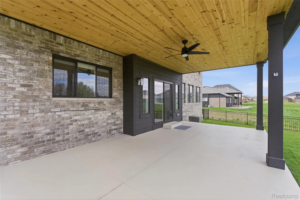 56056 Barnes Court Macomb Township MI 48042