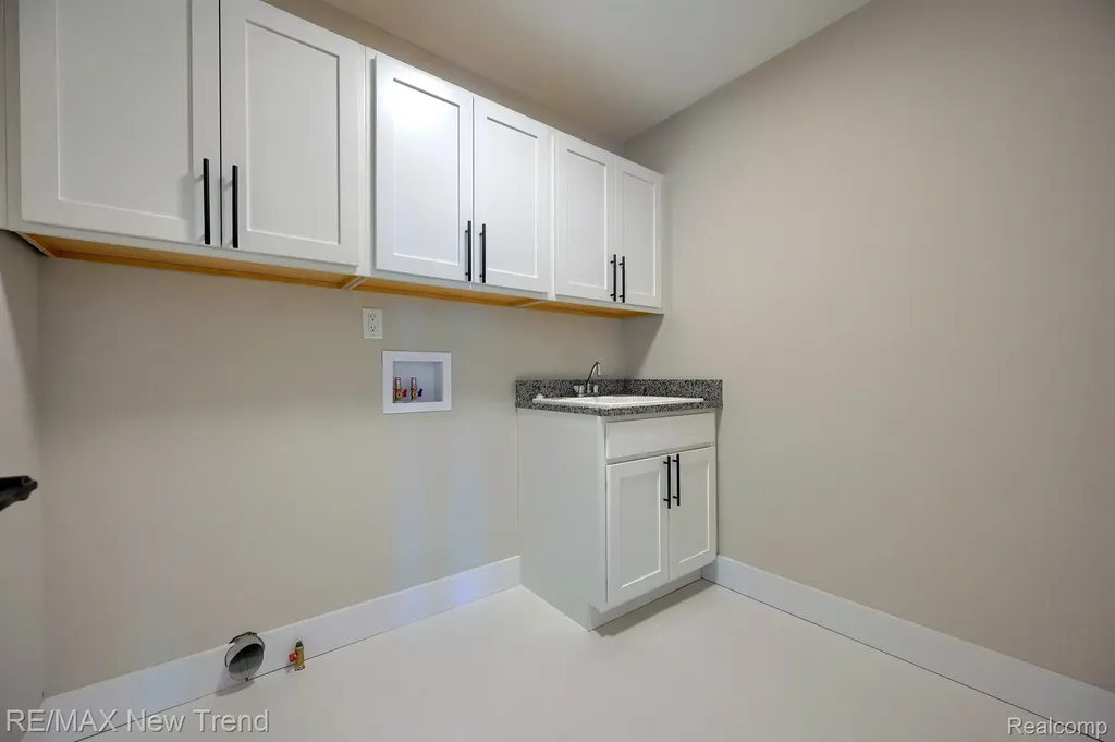 213 Mountain View Lane Milford Village MI 48381