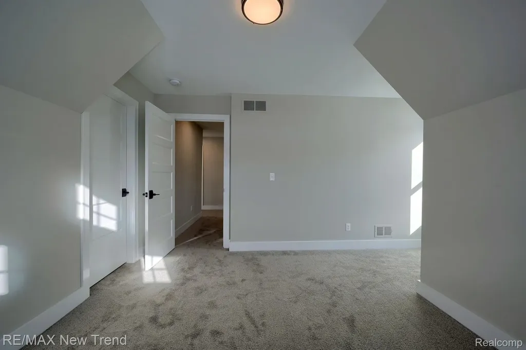 213 Mountain View Lane Milford Village MI 48381