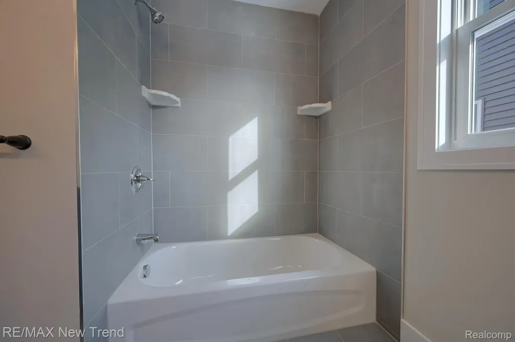 213 Mountain View Lane Milford Village MI 48381