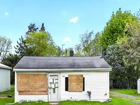 3912 Ruth Avenue Lansing City MI 48910