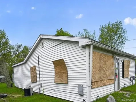 3912 Ruth Avenue Lansing City MI 48910