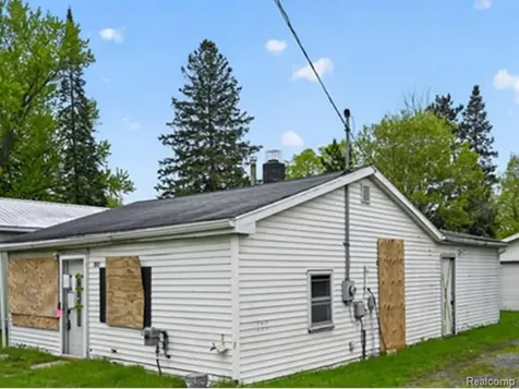 3912 Ruth Avenue Lansing City MI 48910