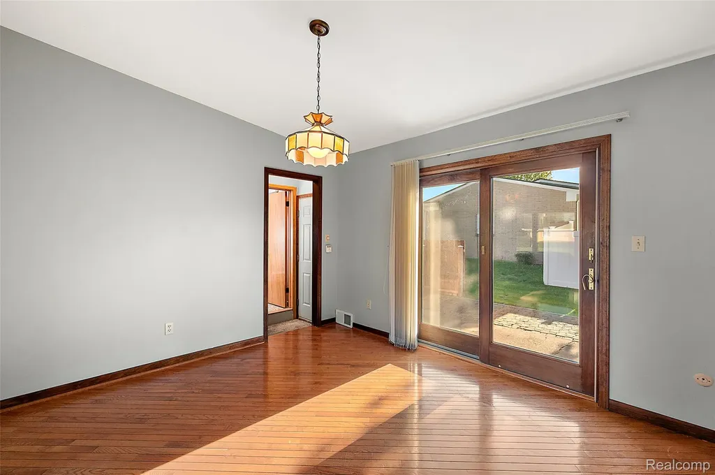 15 Pleasant Lake Drive Waterford Charter Township MI 48327