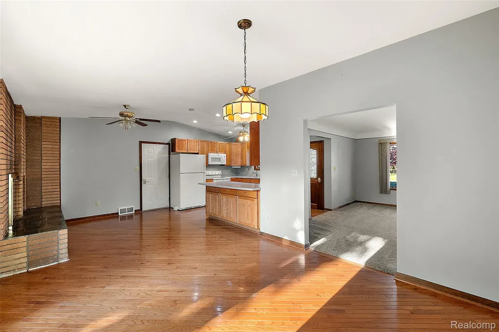 15 Pleasant Lake Drive Waterford Charter Township MI 48327