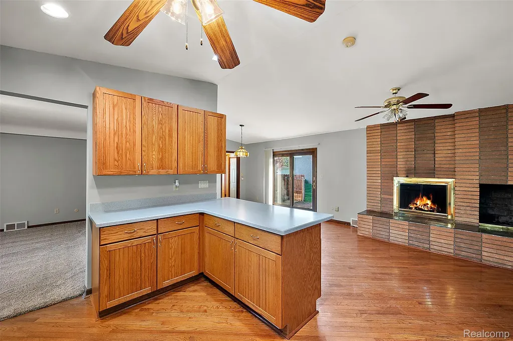 15 Pleasant Lake Drive Waterford Charter Township MI 48327
