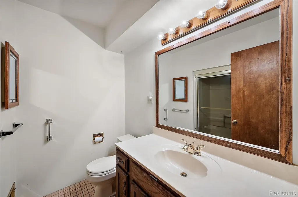 15 Pleasant Lake Drive Waterford Charter Township MI 48327