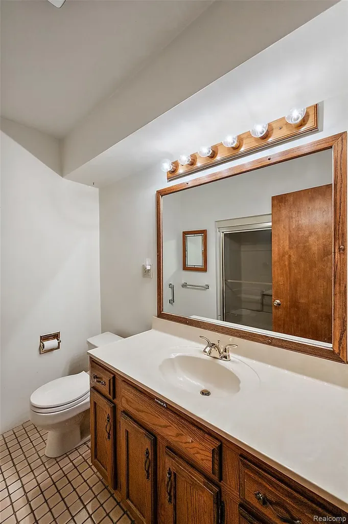 15 Pleasant Lake Drive Waterford Charter Township MI 48327