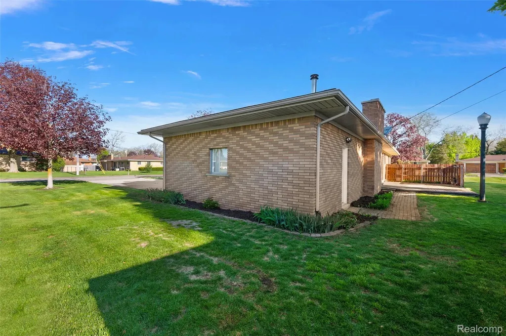15 Pleasant Lake Drive Waterford Charter Township MI 48327