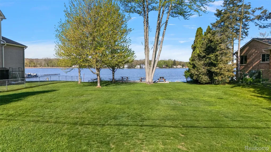 15 Pleasant Lake Drive Waterford Charter Township MI 48327