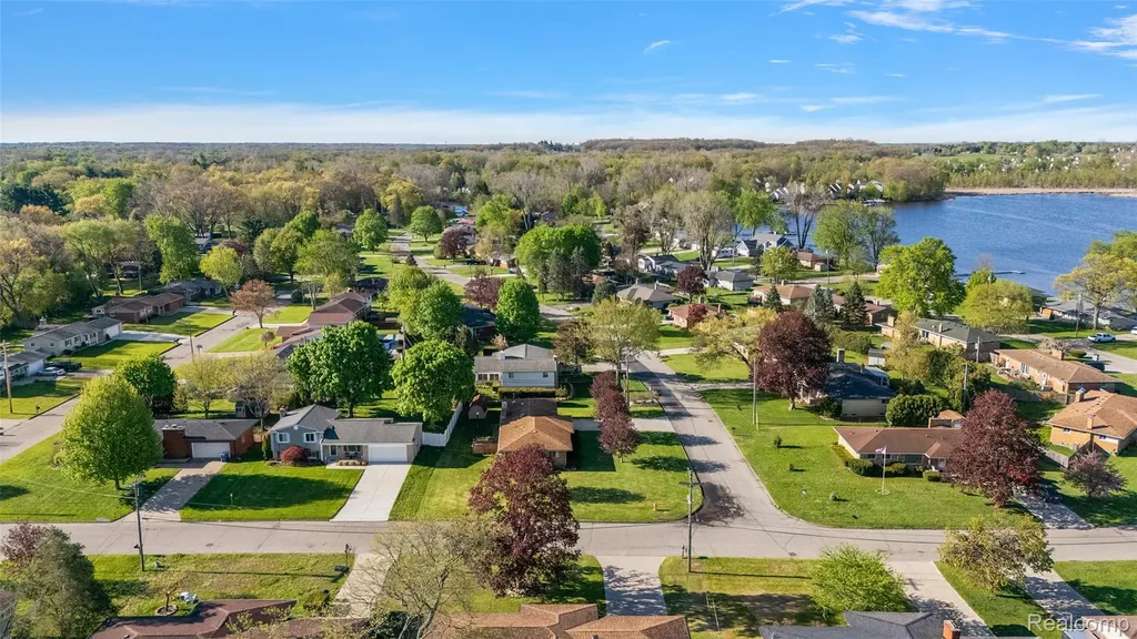 15 Pleasant Lake Drive Waterford Charter Township MI 48327