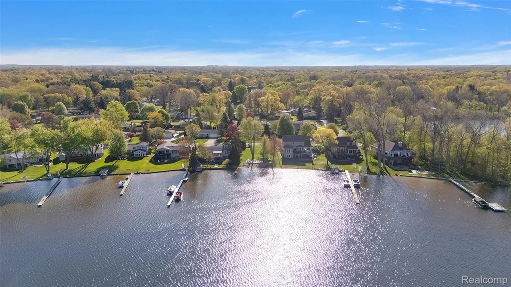 15 Pleasant Lake Drive Waterford Charter Township MI 48327
