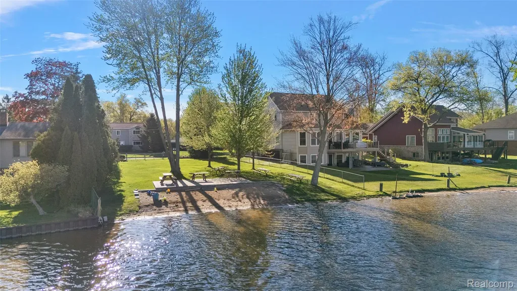 15 Pleasant Lake Drive Waterford Charter Township MI 48327