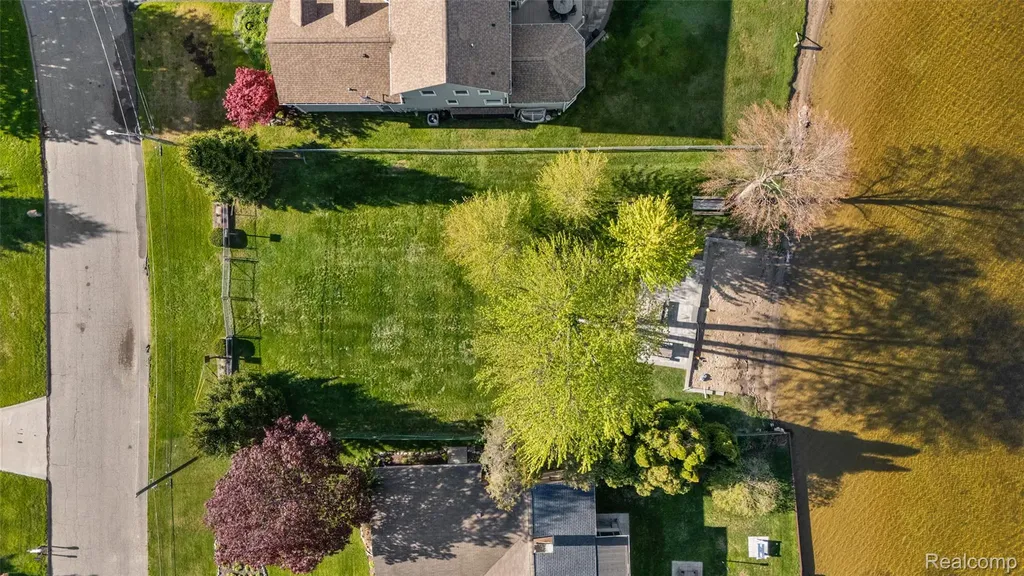 15 Pleasant Lake Drive Waterford Charter Township MI 48327