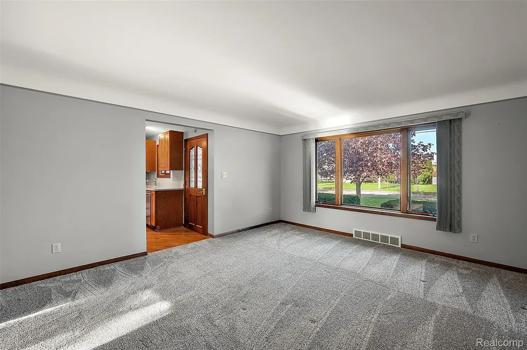 15 Pleasant Lake Drive Waterford Charter Township MI 48327