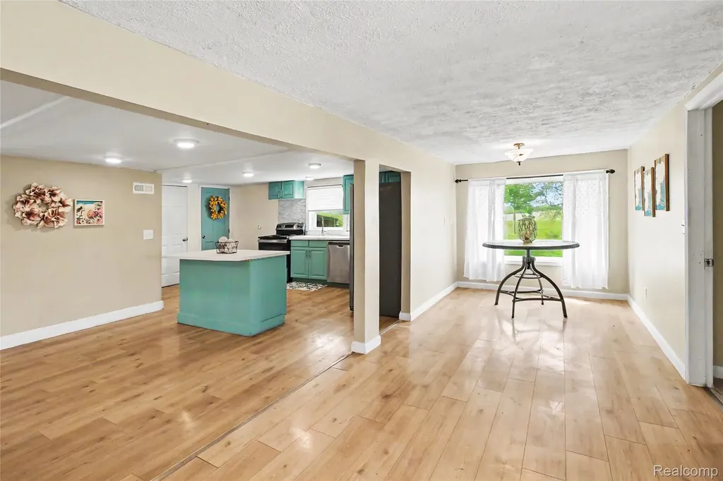 9433 E Lovejoy Road Conway Township MI 48872