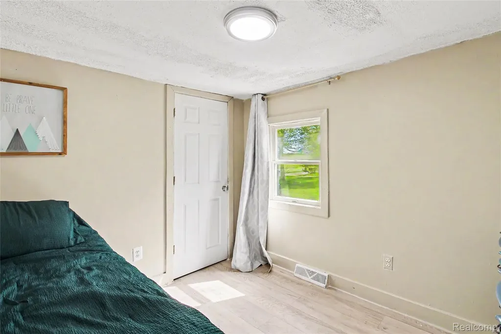 9433 E Lovejoy Road Conway Township MI 48872