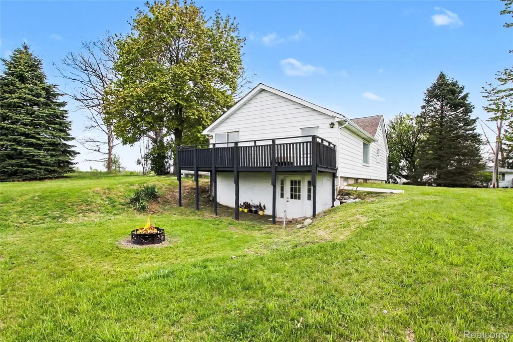 9433 E Lovejoy Road Conway Township MI 48872