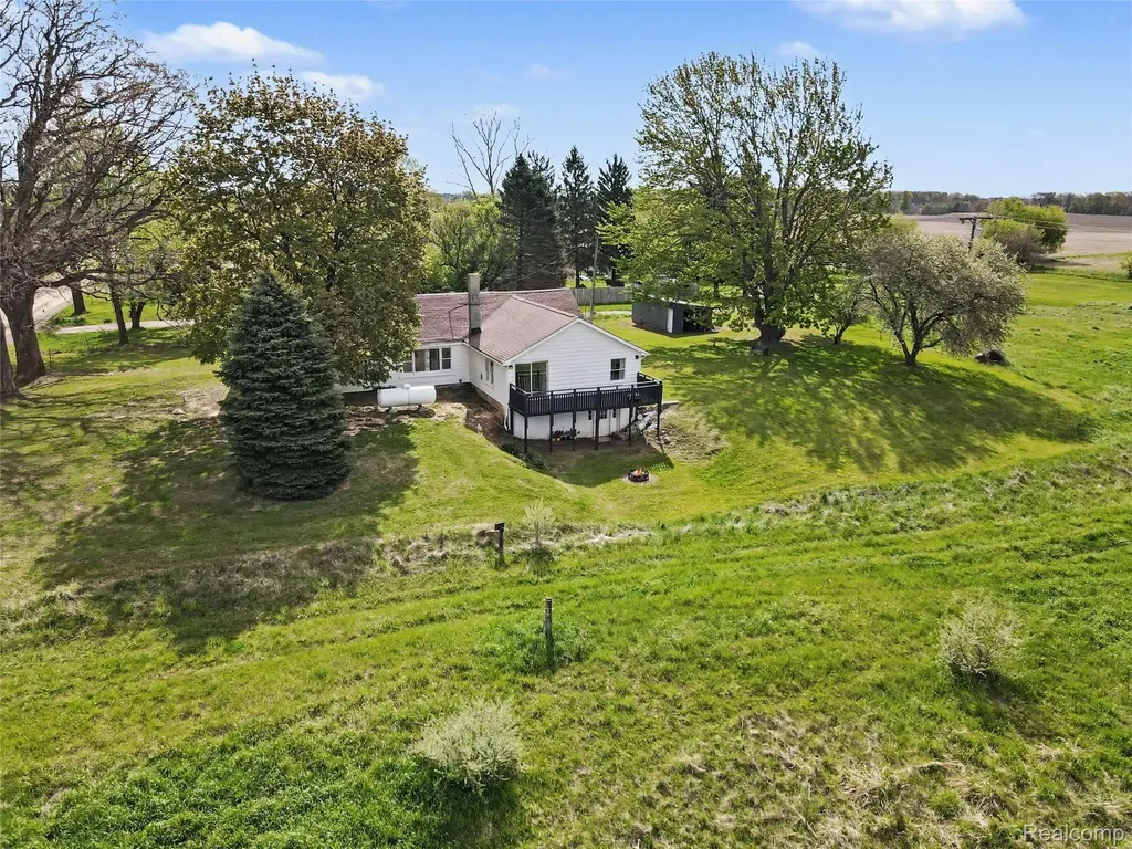 9433 E Lovejoy Road Conway Township MI 48872