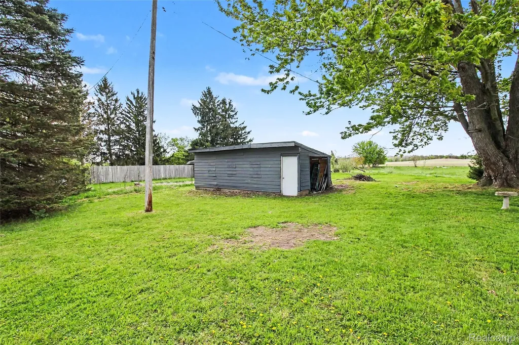 9433 E Lovejoy Road Conway Township MI 48872