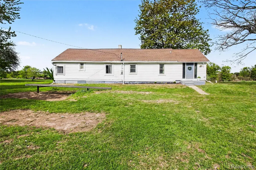 9433 E Lovejoy Road Conway Township MI 48872