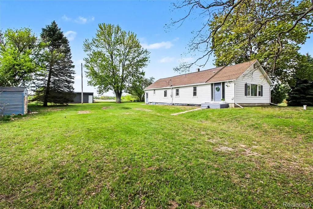 9433 E Lovejoy Road Conway Township MI 48872