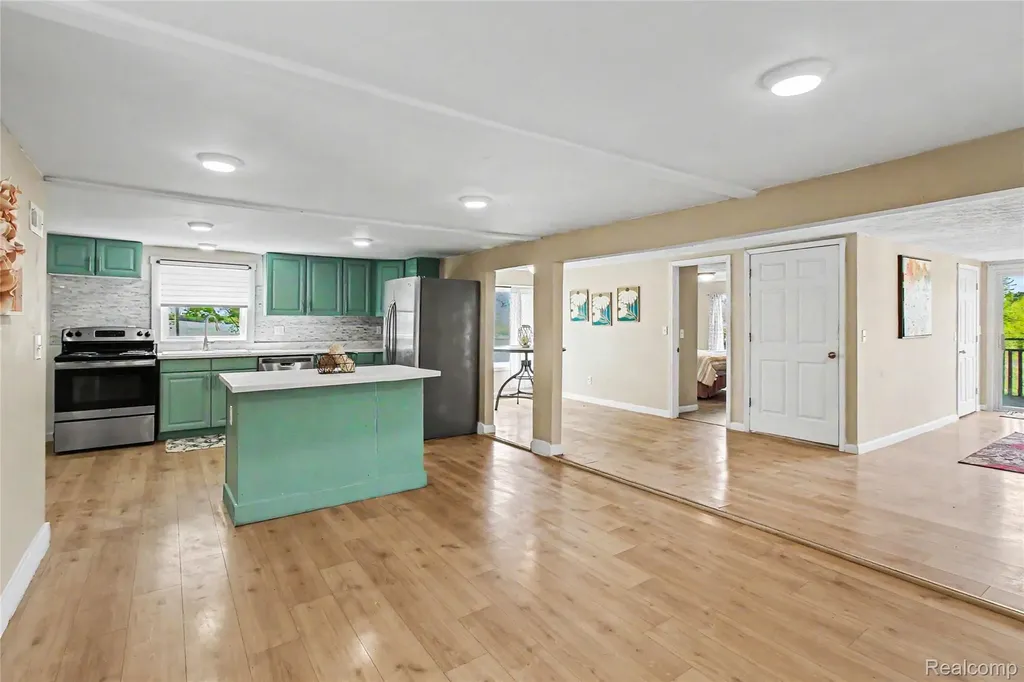 9433 E Lovejoy Road Conway Township MI 48872