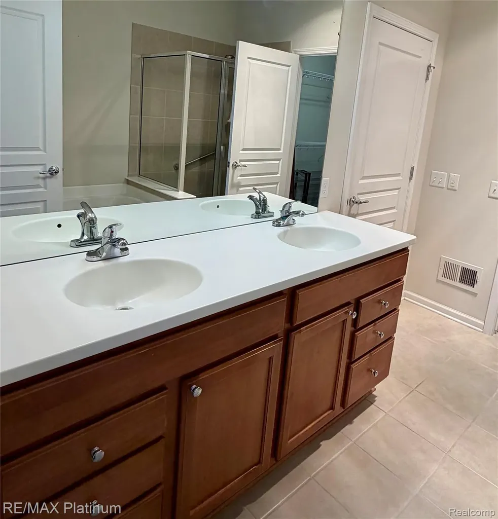 24471 Sand Lake Lane Brownstown Charter Township MI 48134