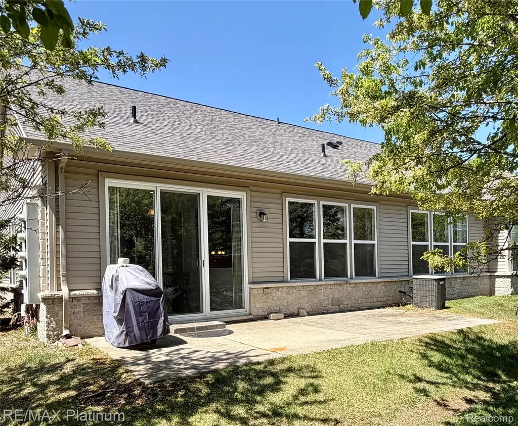 24471 Sand Lake Lane Brownstown Charter Township MI 48134