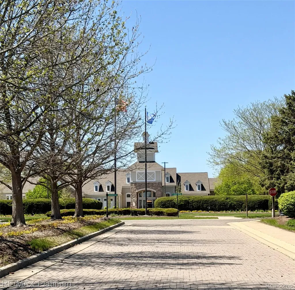 24471 Sand Lake Lane Brownstown Charter Township MI 48134