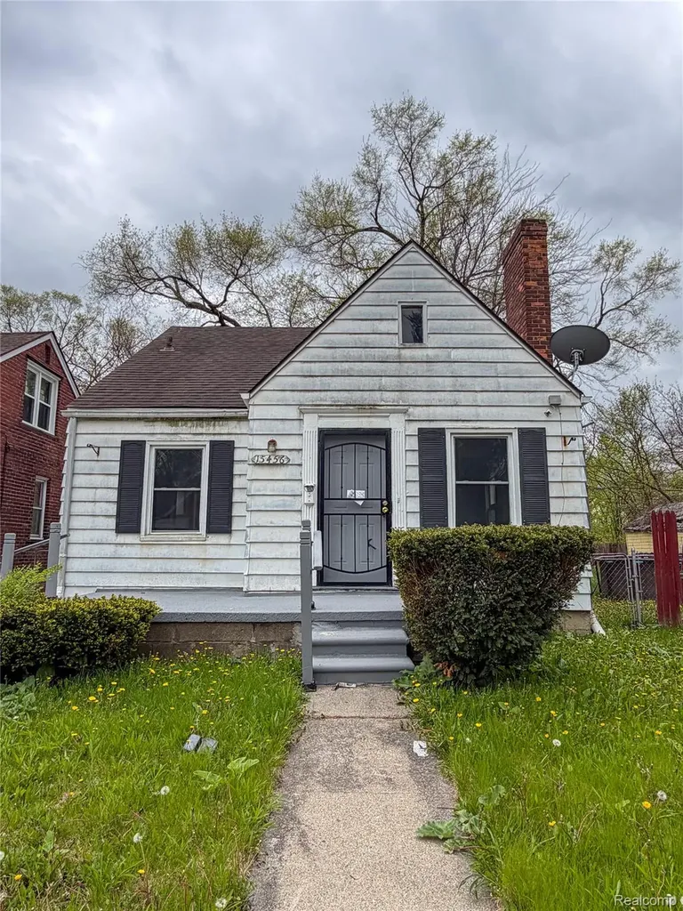 15456 Saratoga Street Detroit City MI 48205