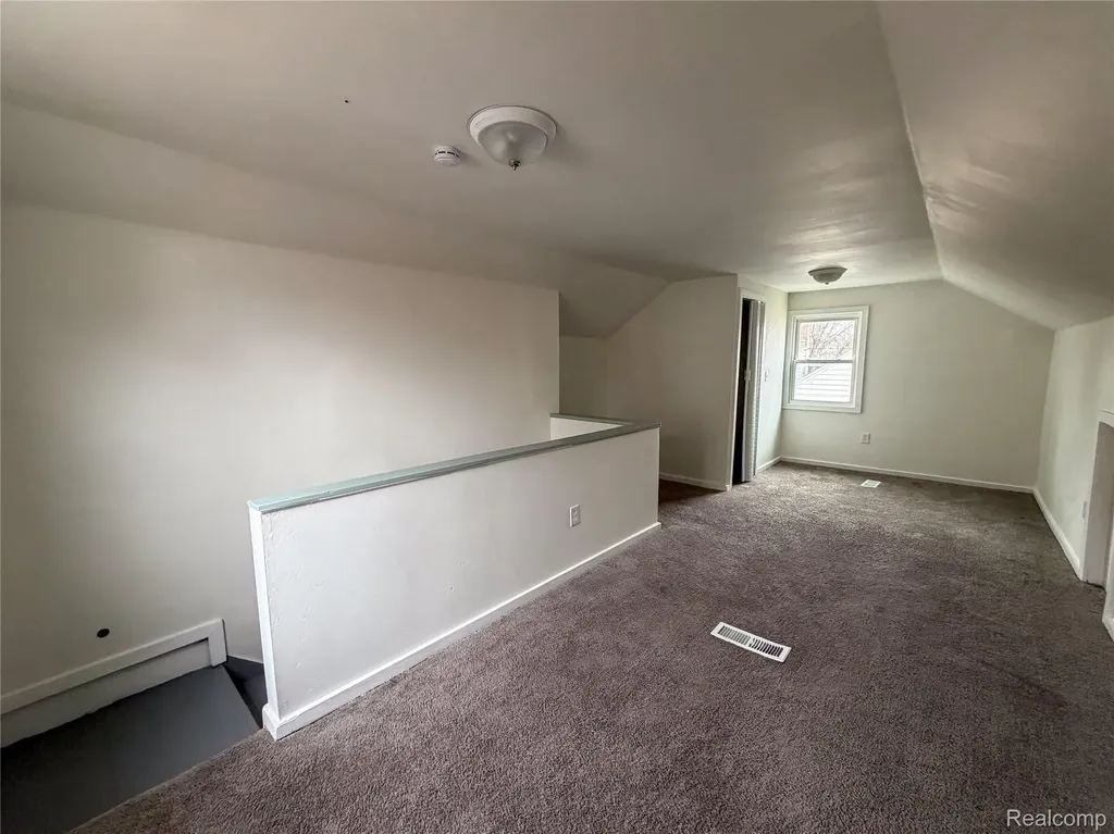15456 Saratoga Street Detroit City MI 48205