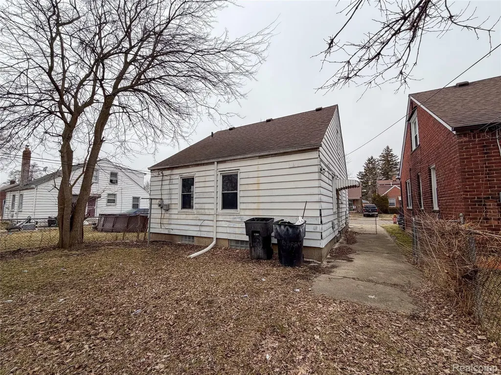 15456 Saratoga Street Detroit City MI 48205