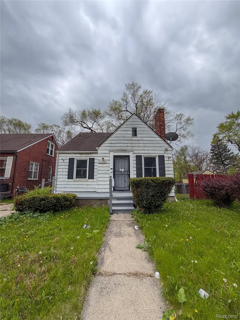 15456 Saratoga Street Detroit City MI 48205