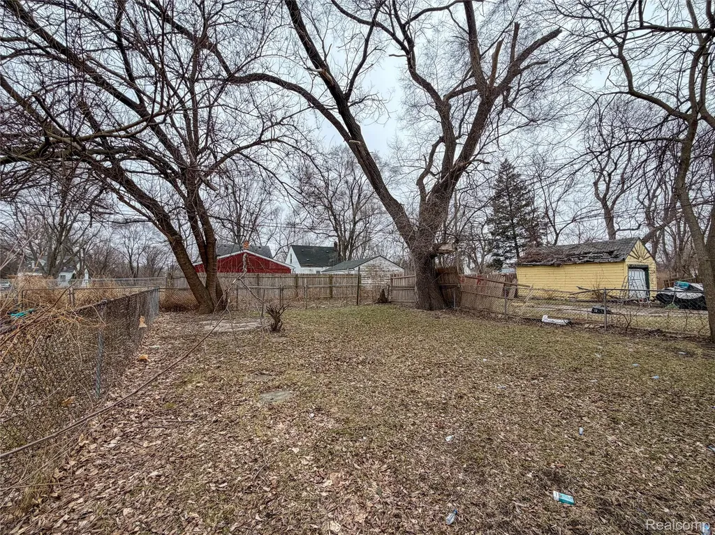 15456 Saratoga Street Detroit City MI 48205