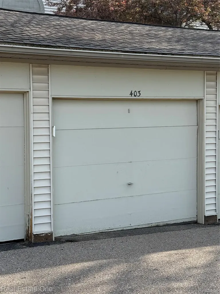403 Water Tower Circle Brighton City MI 48116