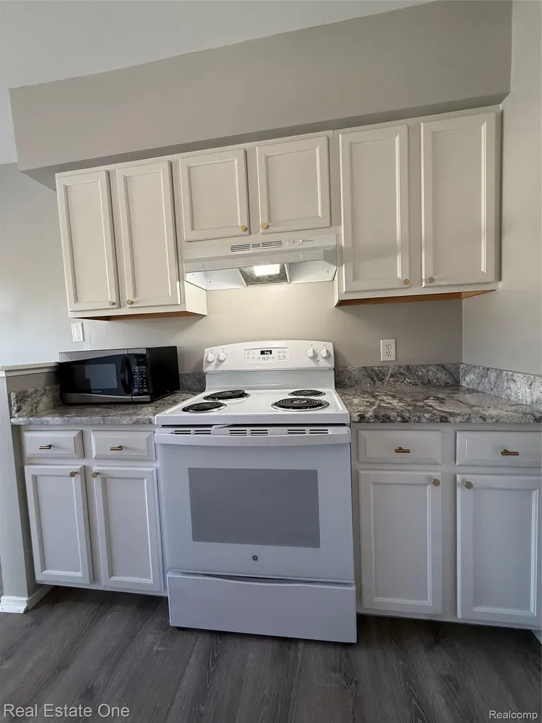403 Water Tower Circle Brighton City MI 48116