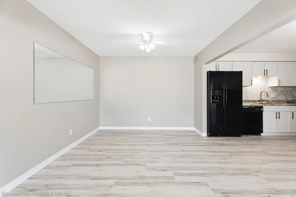 8700 Common Road Warren City MI 48093