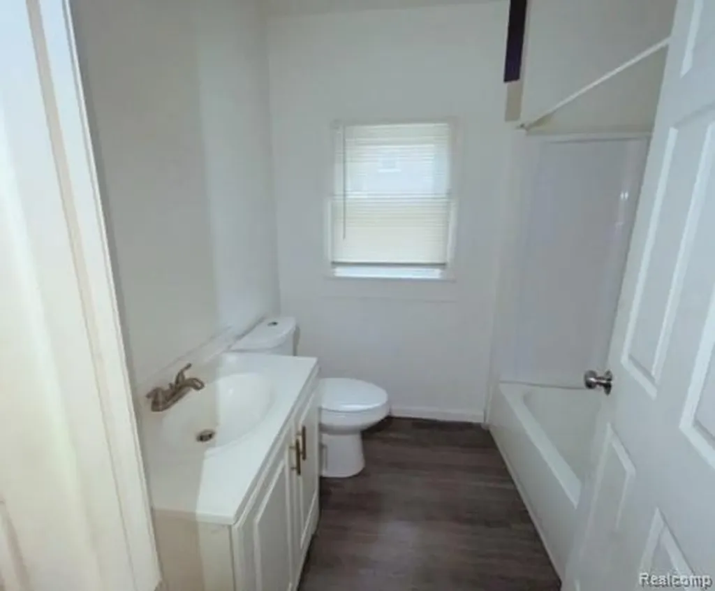 2491-2493 Calvert Avenue Detroit City MI 48206