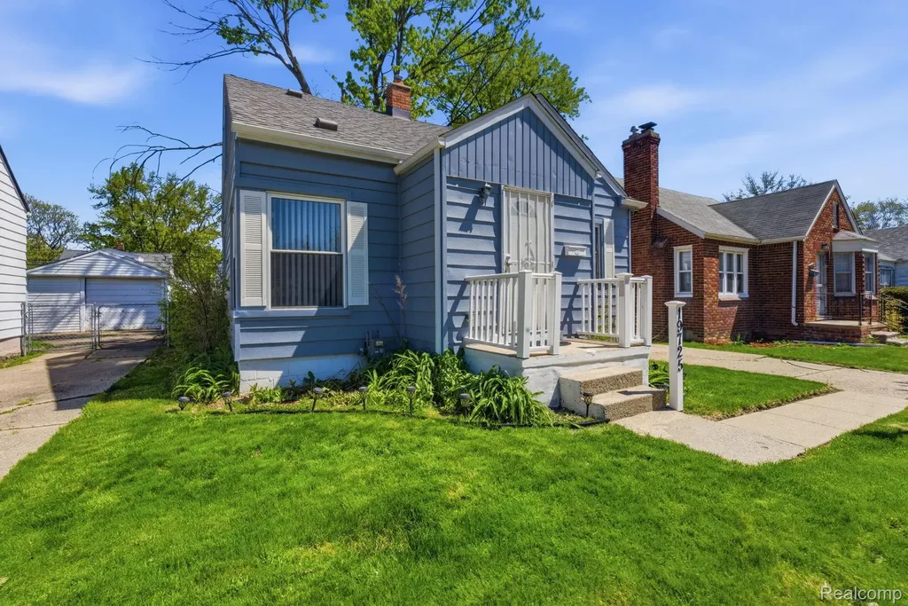 19725 Kingsville Street Harper Woods City MI 48225