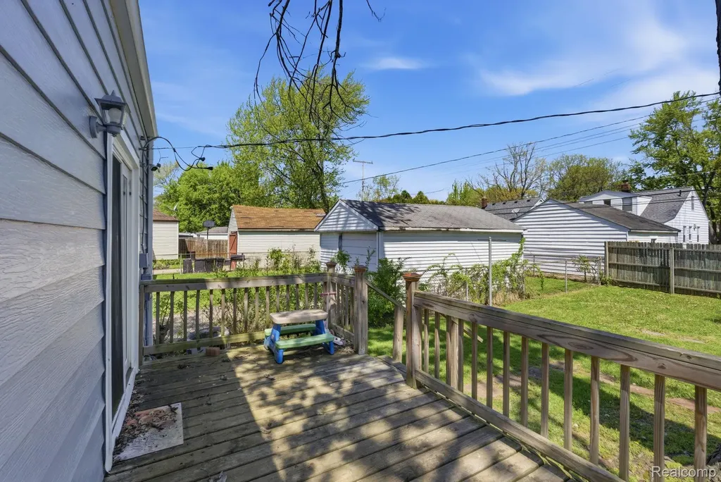 19725 Kingsville Street Harper Woods City MI 48225