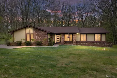 9730 Gibbs Road Springfield Charter Township MI 48348